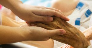 末期がんの家族が入所を断られるのはなぜ？受け入れ可能な施設と探し方ガイド